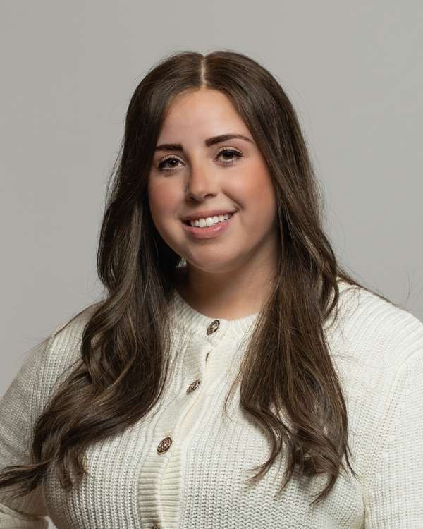 Portrait of Bassy Schwartz, LMFT at Core Relationships